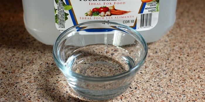 vinegar in a glass bowl