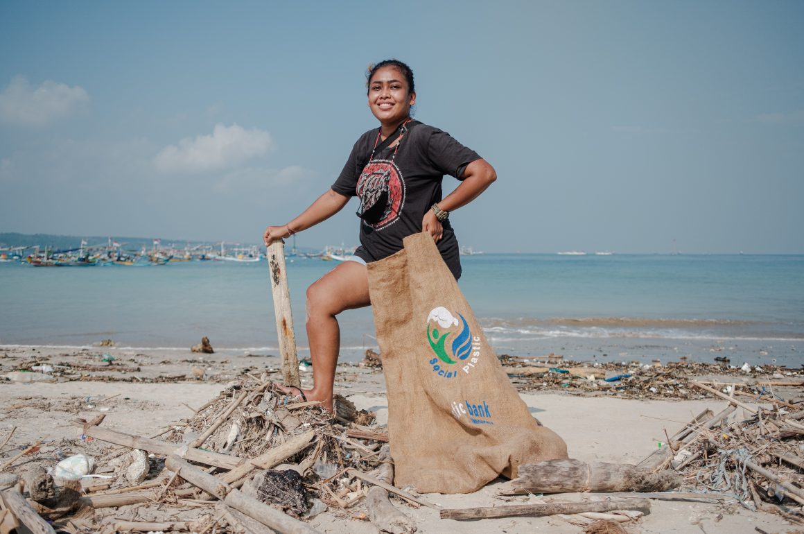 PlasticBank-Indonesia-Feb2021-GlobalPhoto1BB-Ika Somawati-20