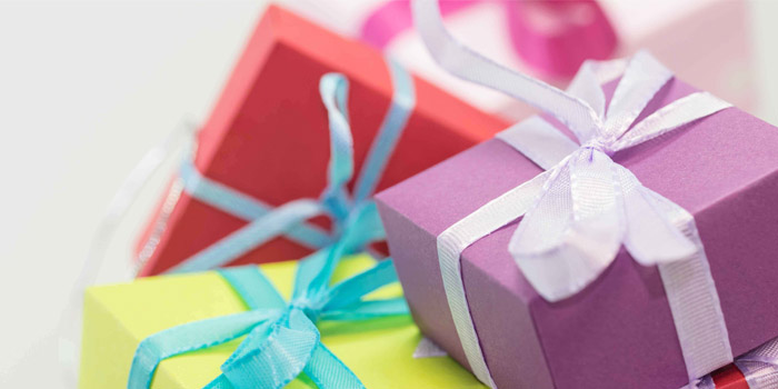 Christmas Gifts with Bows Christmas Gifts with Bows